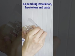 Ο αυτοκόλλητος τοίχος τοποθετεί τη σαφή στάση κατόχων ρόλων χαρτιού τουαλέτας συνόλων λουτρών